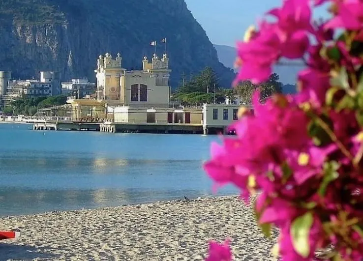 Aurora Center City - Rooms Palermo 0*,  Italy